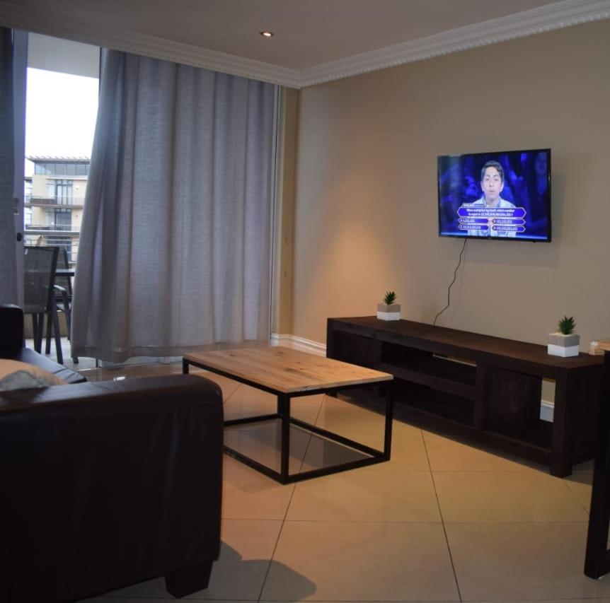 Two Bedroom In Waterfront Apartment