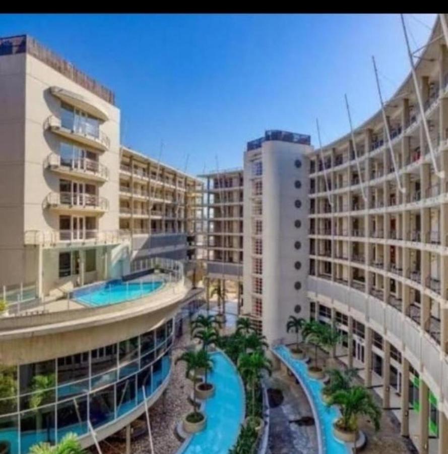Two Bedroom In Waterfront Apartment